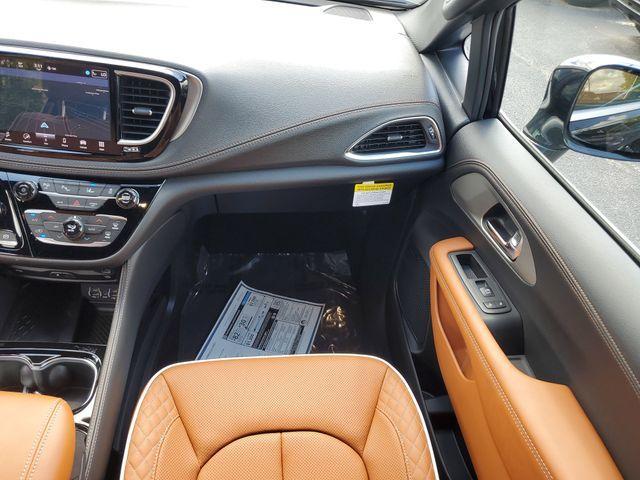 new 2025 Chrysler Pacifica Hybrid car, priced at $47,088