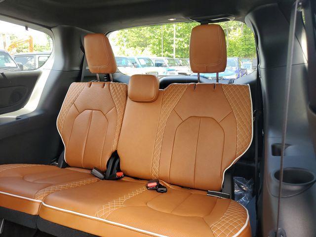new 2025 Chrysler Pacifica Hybrid car, priced at $47,088