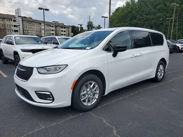 new 2025 Chrysler Pacifica car, priced at $40,199