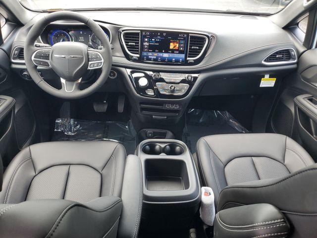 new 2025 Chrysler Pacifica car, priced at $40,199