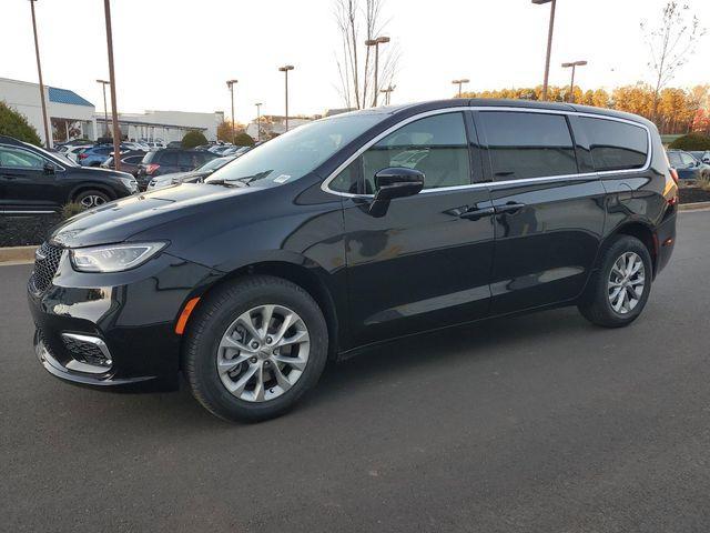 new 2025 Chrysler Pacifica car, priced at $47,549