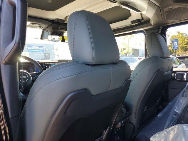 new 2025 Jeep Gladiator car, priced at $53,022