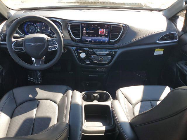 used 2025 Chrysler Pacifica car, priced at $36,800