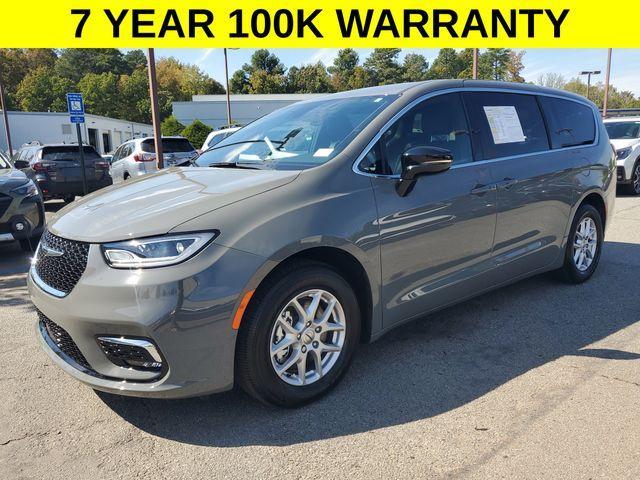 used 2025 Chrysler Pacifica car, priced at $36,800