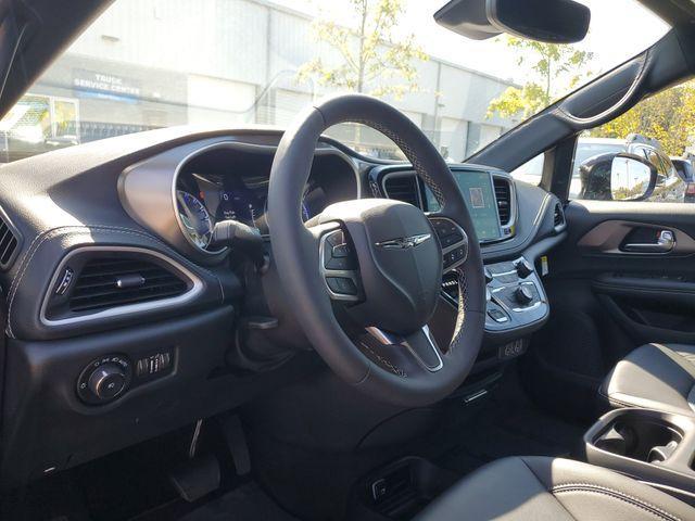 used 2025 Chrysler Pacifica car, priced at $36,550