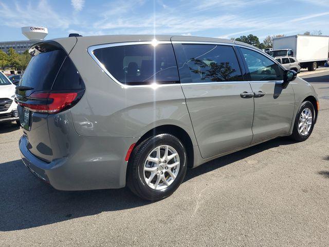 used 2025 Chrysler Pacifica car, priced at $36,800