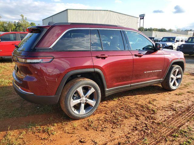 new 2025 Jeep Grand Cherokee car, priced at $45,101