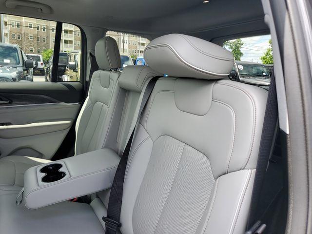 used 2022 Jeep Grand Cherokee car, priced at $40,490