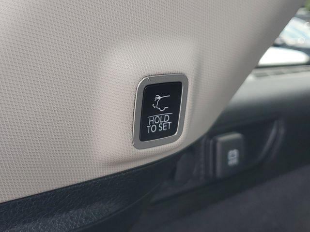 used 2022 Jeep Grand Cherokee car, priced at $40,490