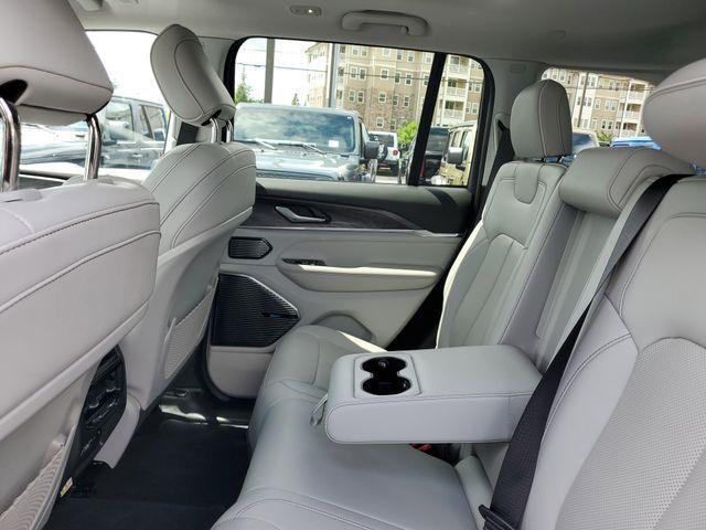 used 2022 Jeep Grand Cherokee car, priced at $40,490