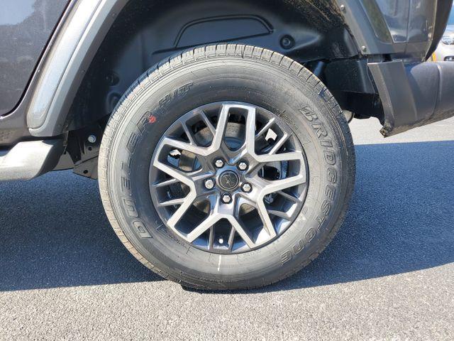 new 2025 Jeep Wrangler car, priced at $51,230