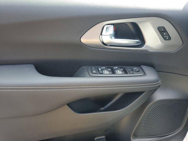 new 2025 Chrysler Pacifica car, priced at $41,321