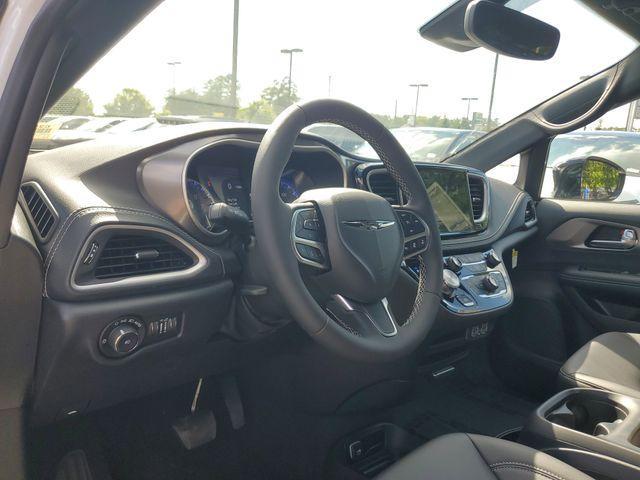 new 2025 Chrysler Pacifica car, priced at $41,321