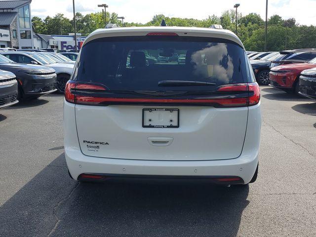 new 2025 Chrysler Pacifica car, priced at $41,321