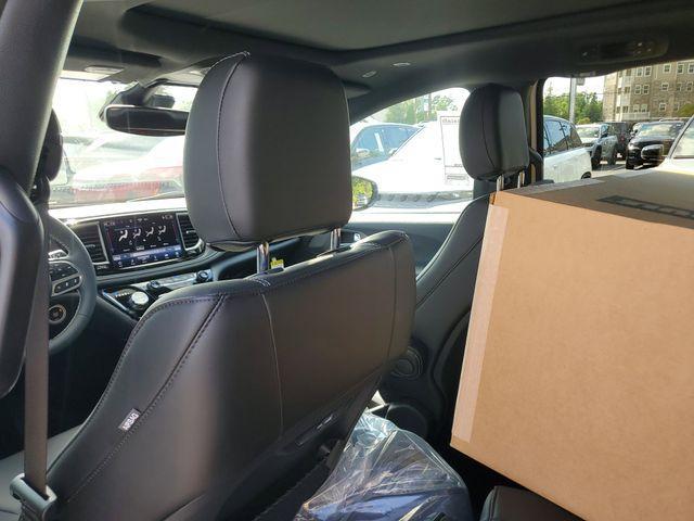 new 2025 Chrysler Pacifica car, priced at $41,321