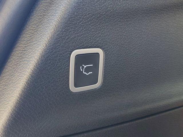 new 2025 Chrysler Pacifica Hybrid car, priced at $46,803