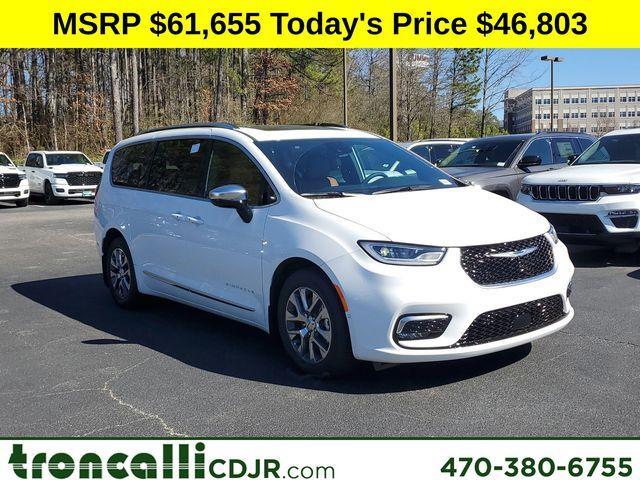 new 2025 Chrysler Pacifica Hybrid car, priced at $46,803