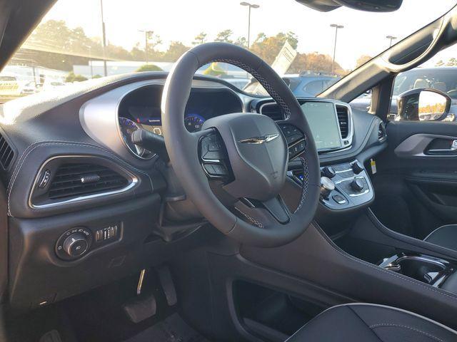 new 2026 Chrysler Pacifica car, priced at $47,656