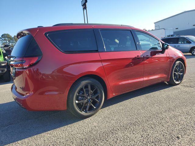 new 2026 Chrysler Pacifica car, priced at $47,656