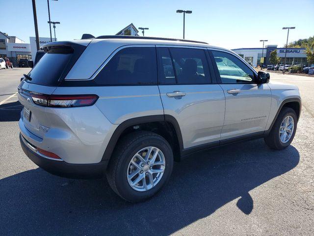 new 2024 Jeep Grand Cherokee car, priced at $35,204