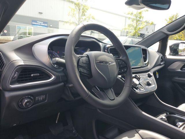 new 2026 Chrysler Pacifica car, priced at $51,168