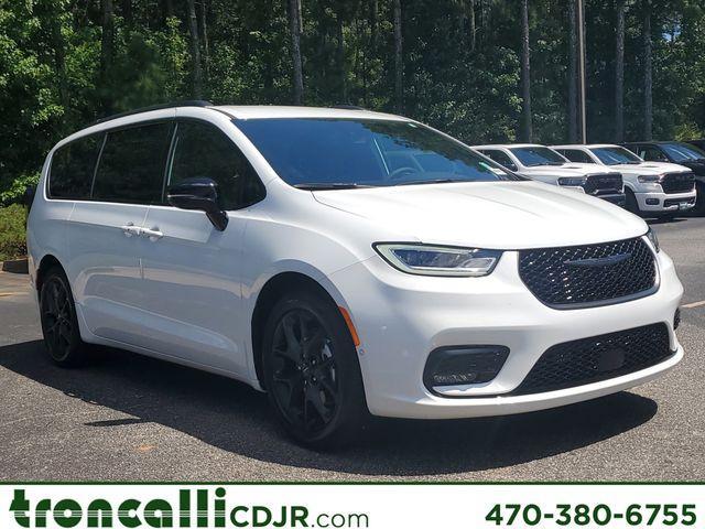 used 2024 Chrysler Pacifica car, priced at $33,995