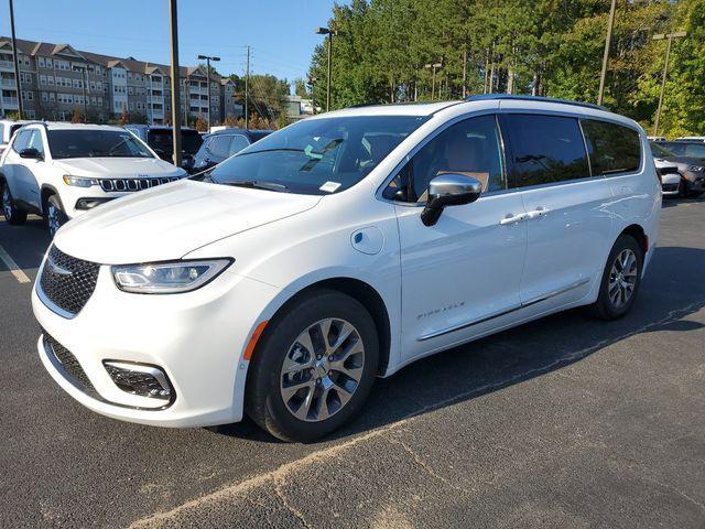 new 2025 Chrysler Pacifica Hybrid car, priced at $46,755