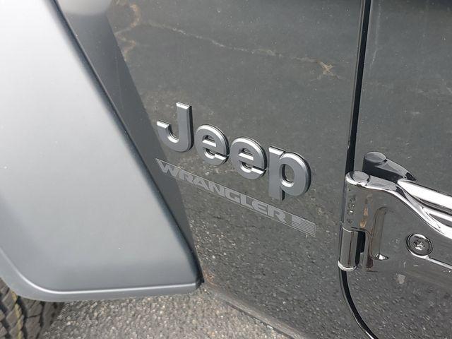 new 2025 Jeep Wrangler car, priced at $46,104