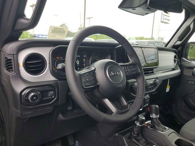 new 2025 Jeep Wrangler car, priced at $46,104