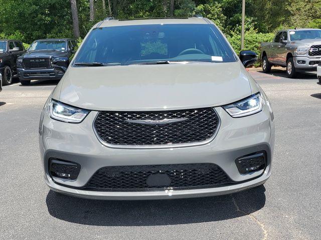 new 2025 Chrysler Pacifica car, priced at $47,871