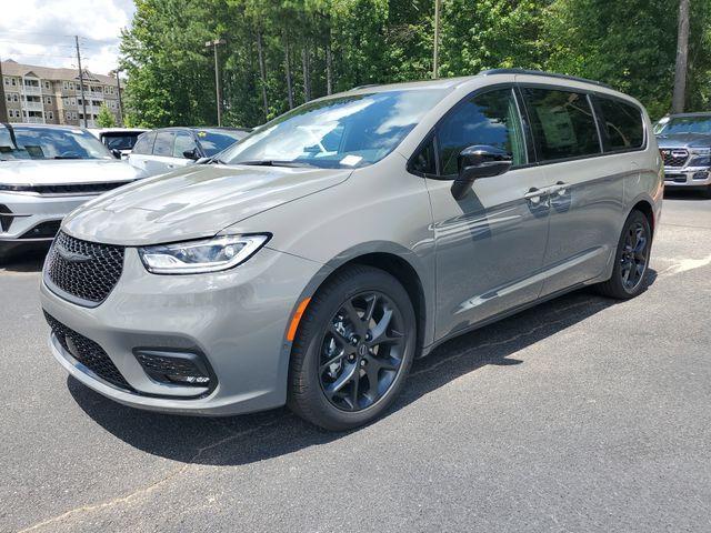 new 2025 Chrysler Pacifica car, priced at $47,871