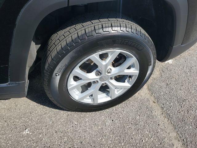 used 2022 Jeep Grand Cherokee car, priced at $27,950
