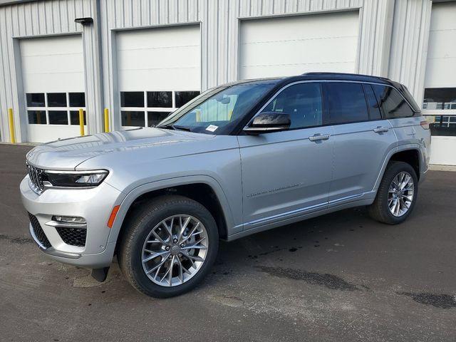 new 2025 Jeep Grand Cherokee car, priced at $54,736