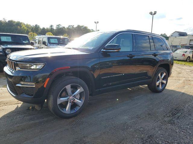 new 2025 Jeep Grand Cherokee car, priced at $45,101