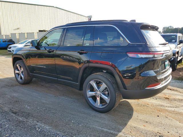 new 2025 Jeep Grand Cherokee car, priced at $45,101