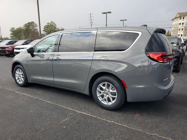 new 2025 Chrysler Pacifica car, priced at $44,371