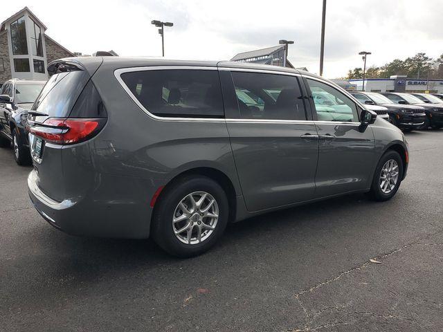 new 2025 Chrysler Pacifica car, priced at $44,371