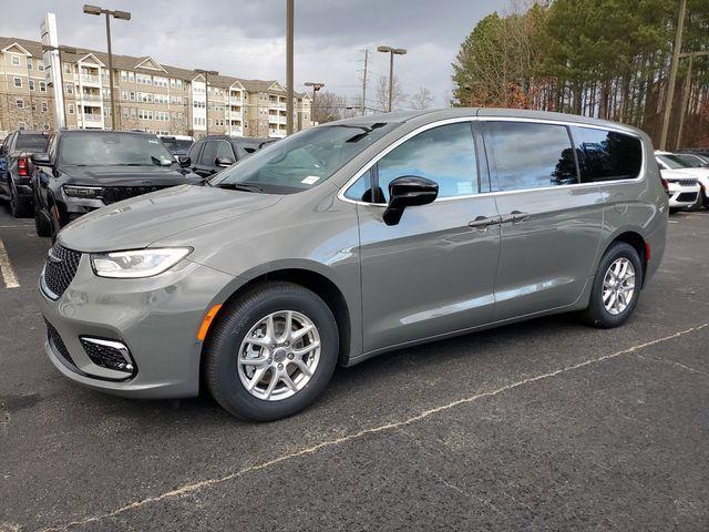 new 2025 Chrysler Pacifica car, priced at $44,371