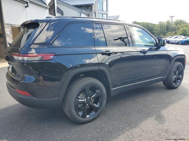 new 2025 Jeep Grand Cherokee car, priced at $41,877