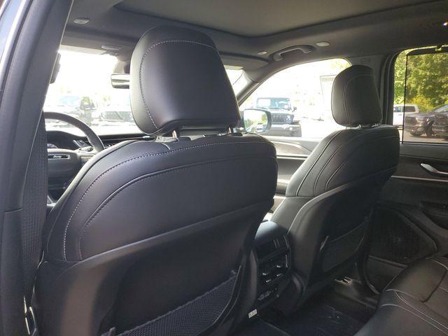 new 2025 Jeep Grand Cherokee car, priced at $41,877