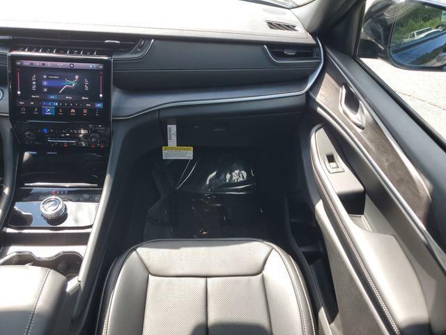 new 2025 Jeep Grand Cherokee car, priced at $41,877