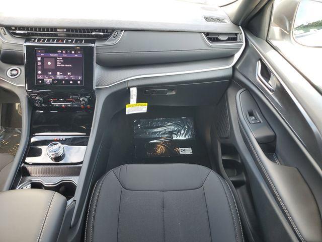 new 2025 Jeep Grand Cherokee car, priced at $33,324