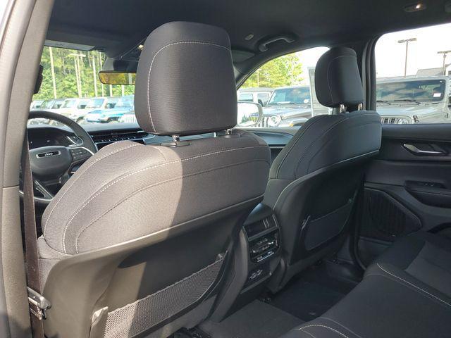 new 2025 Jeep Grand Cherokee car, priced at $33,324
