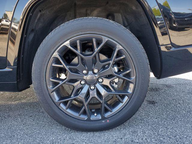 new 2025 Jeep Grand Cherokee L car, priced at $61,975