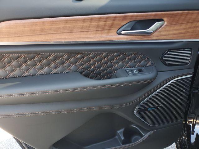 new 2025 Jeep Grand Cherokee L car, priced at $61,975