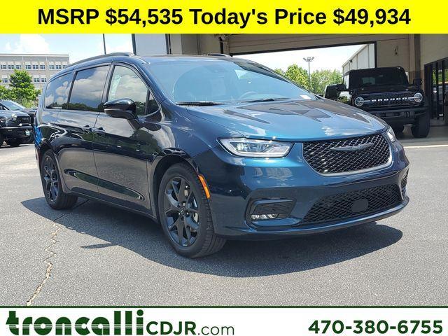 new 2025 Chrysler Pacifica car, priced at $49,934