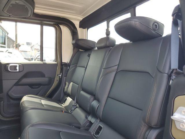 new 2025 Jeep Gladiator car, priced at $48,178