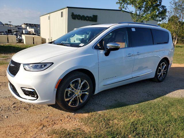 new 2025 Chrysler Pacifica car, priced at $52,229