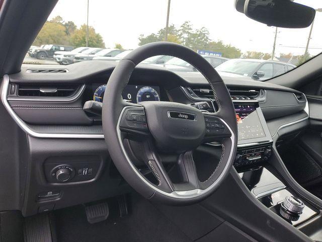 new 2025 Jeep Grand Cherokee car, priced at $37,970