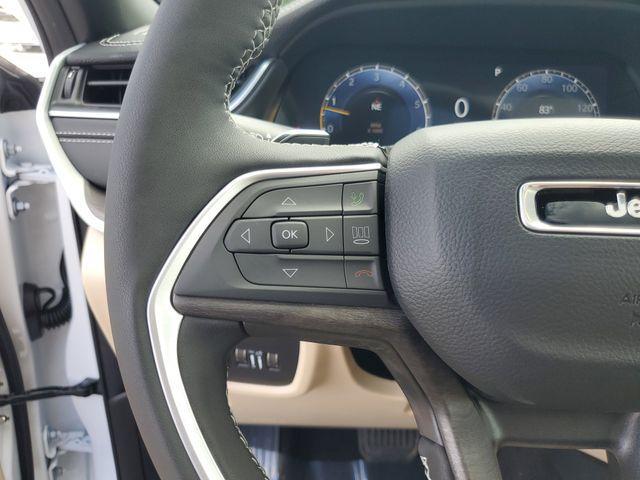 new 2025 Jeep Grand Cherokee car, priced at $42,828